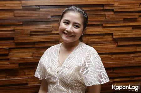 Foto Prilly Latuconsina