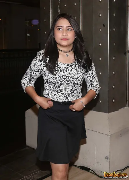 Foto Prilly Latuconsina