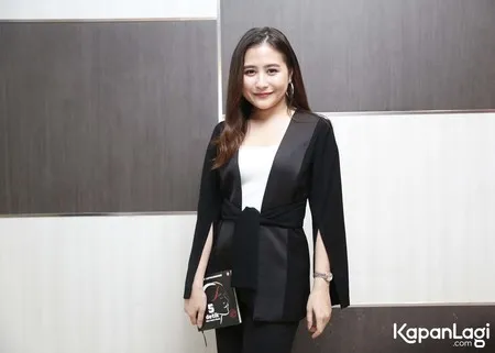 Foto Prilly Latuconsina