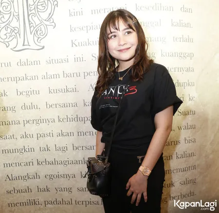 Foto Prilly Latuconsina