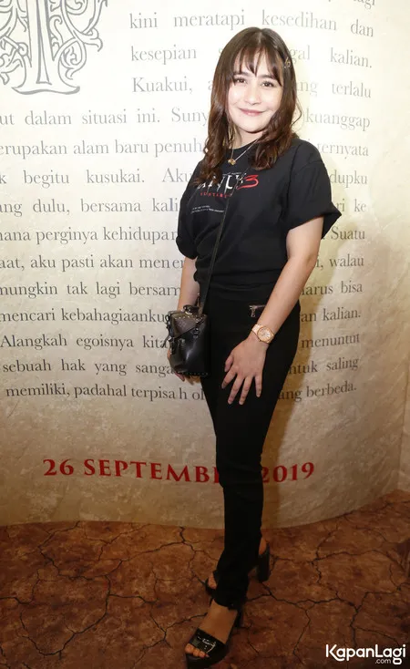 Foto Prilly Latuconsina