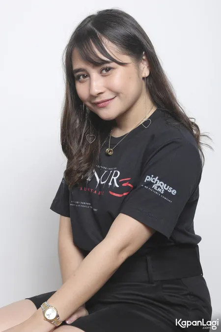 Foto Prilly Latuconsina