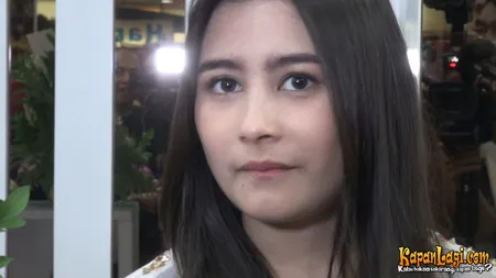 Foto Prilly Latuconsina