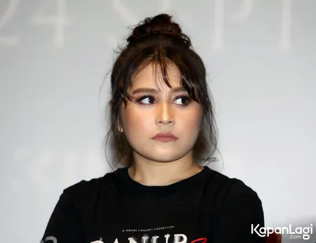 Foto Prilly Latuconsina