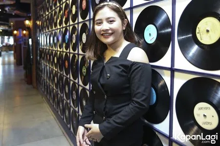 Foto Prilly Latuconsina