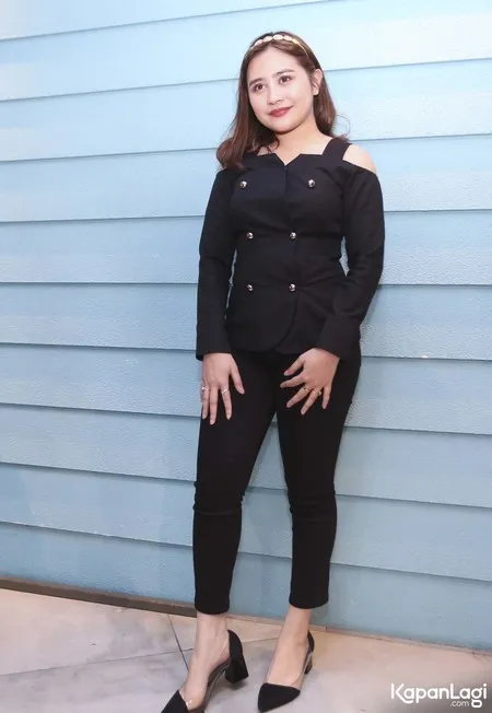 Foto Prilly Latuconsina