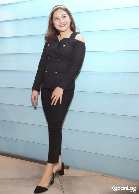 Foto Prilly Latuconsina