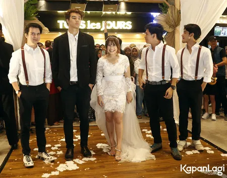 Foto Prilly Latuconsina