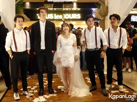 Foto Prilly Latuconsina