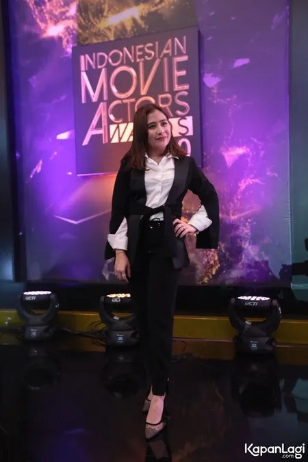 Foto Prilly Latuconsina