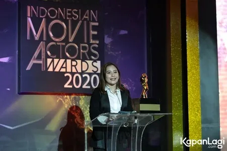 Foto Prilly Latuconsina