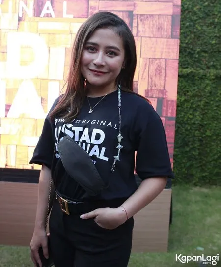 Foto Prilly Latuconsina