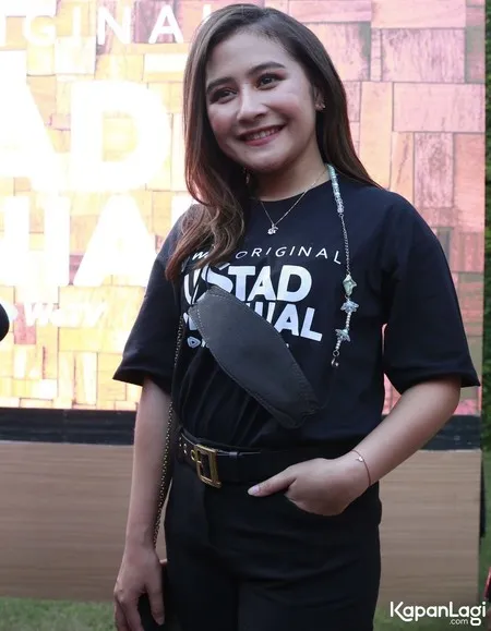 Foto Prilly Latuconsina