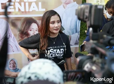 Foto Prilly Latuconsina