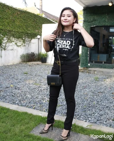 Foto Prilly Latuconsina