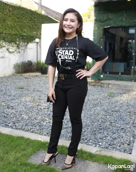 Foto Prilly Latuconsina