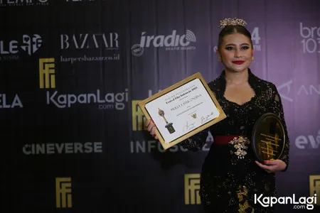 Foto Prilly Latuconsina