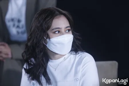 Foto Prilly Latuconsina