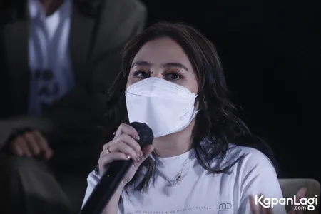 Foto Prilly Latuconsina