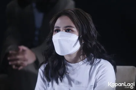 Foto Prilly Latuconsina