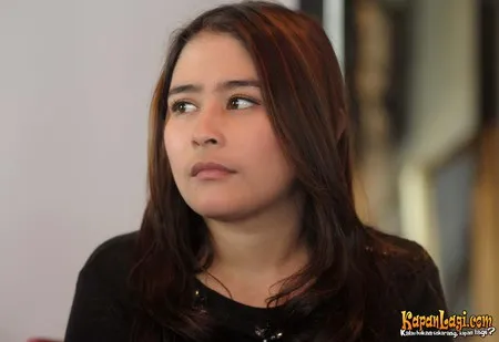 Foto Prilly Latuconsina
