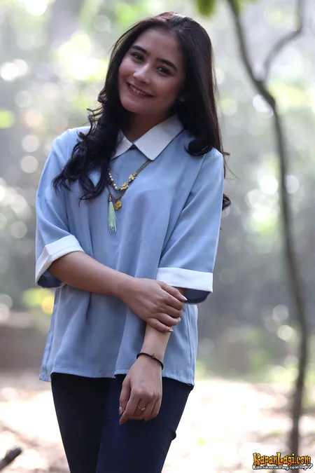 Foto Prilly Latuconsina. Nomor Foto: 205