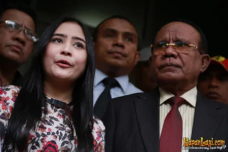 Foto Prilly Latuconsina