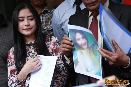 Foto Prilly Latuconsina