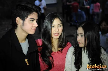 Foto Prilly Latuconsina