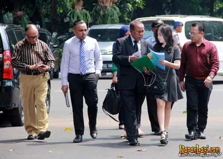 Foto Prilly Latuconsina