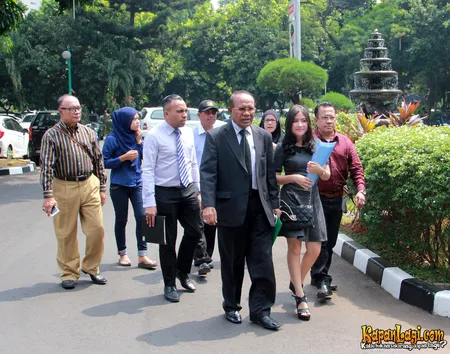 Foto Prilly Latuconsina