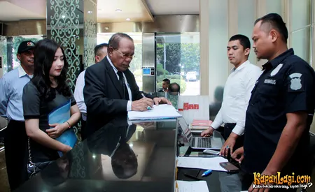 Foto Prilly Latuconsina