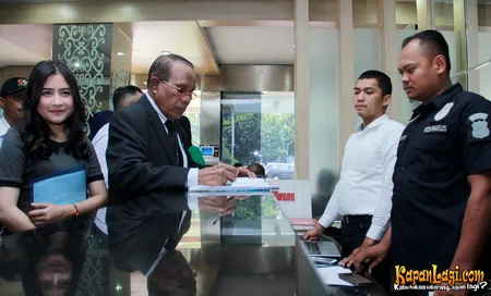 Foto Prilly Latuconsina