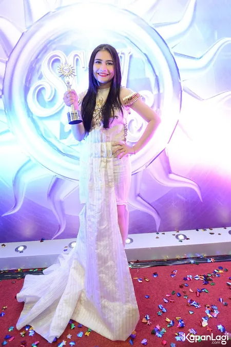 Foto Prilly Latuconsina
