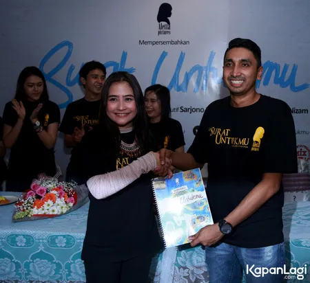 Foto Prilly Latuconsina