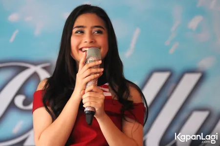 Foto Prilly Latuconsina