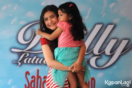 Foto Prilly Latuconsina