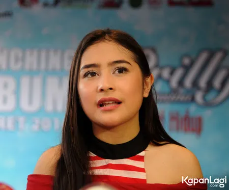 Foto Prilly Latuconsina