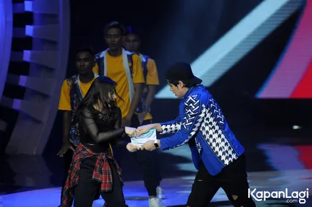 Foto Prilly Latuconsina