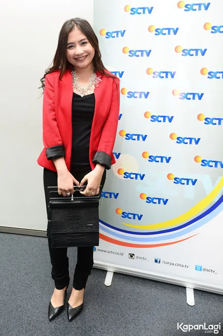 Foto Prilly Latuconsina