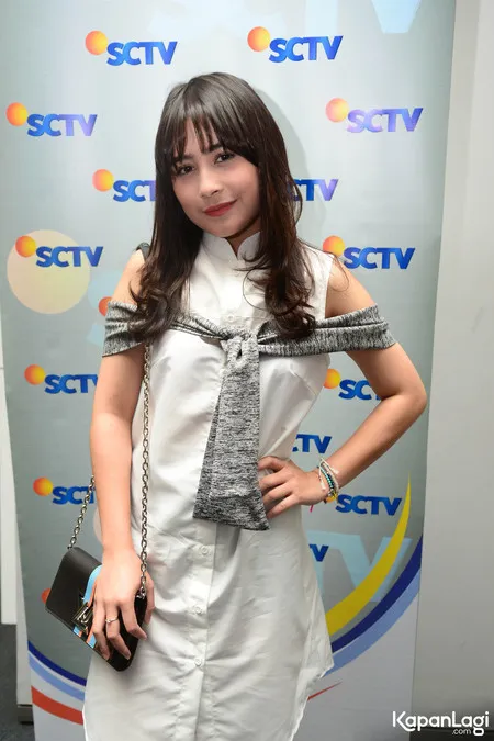 Foto Prilly Latuconsina