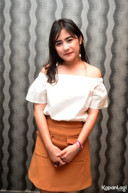 Foto Prilly Latuconsina
