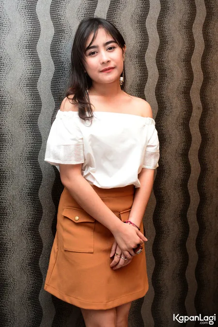 Foto Prilly Latuconsina