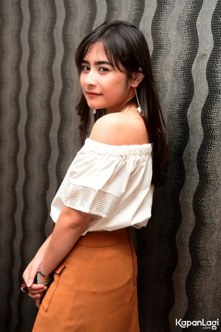 Foto Prilly Latuconsina