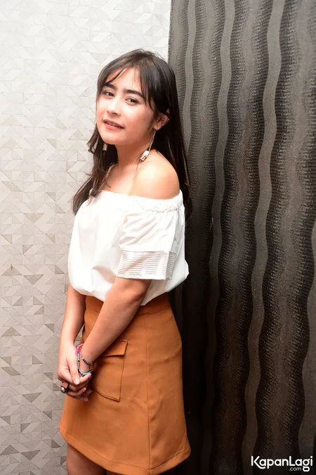 Foto Prilly Latuconsina