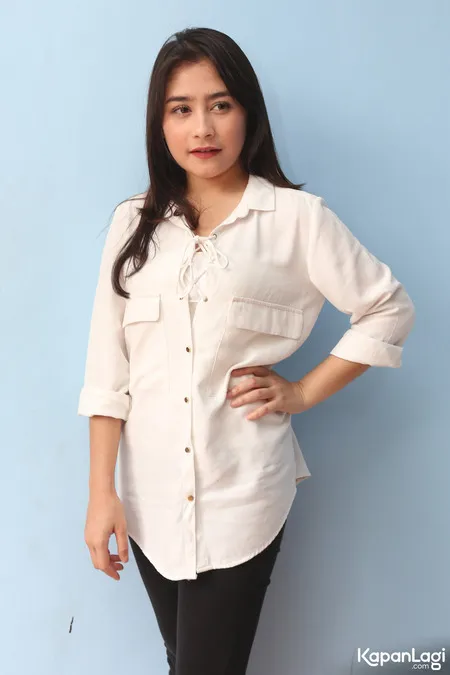 Foto Prilly Latuconsina
