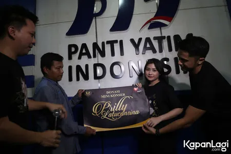 Foto Prilly Latuconsina