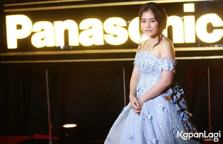 Foto Prilly Latuconsina