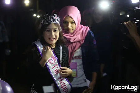 Foto Prilly Latuconsina