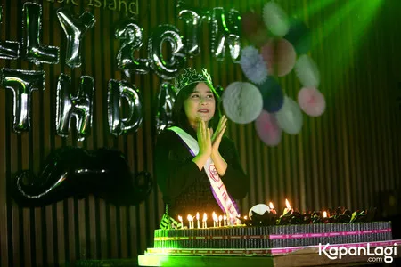 Foto Prilly Latuconsina